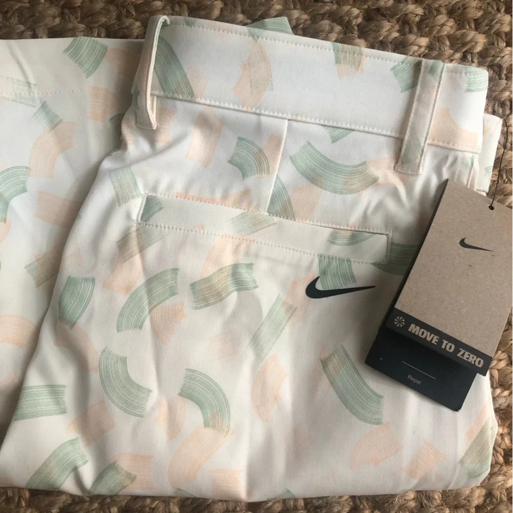 New w Tag: Nike Tour Golf Shorts. Size Medium or 32 Waist